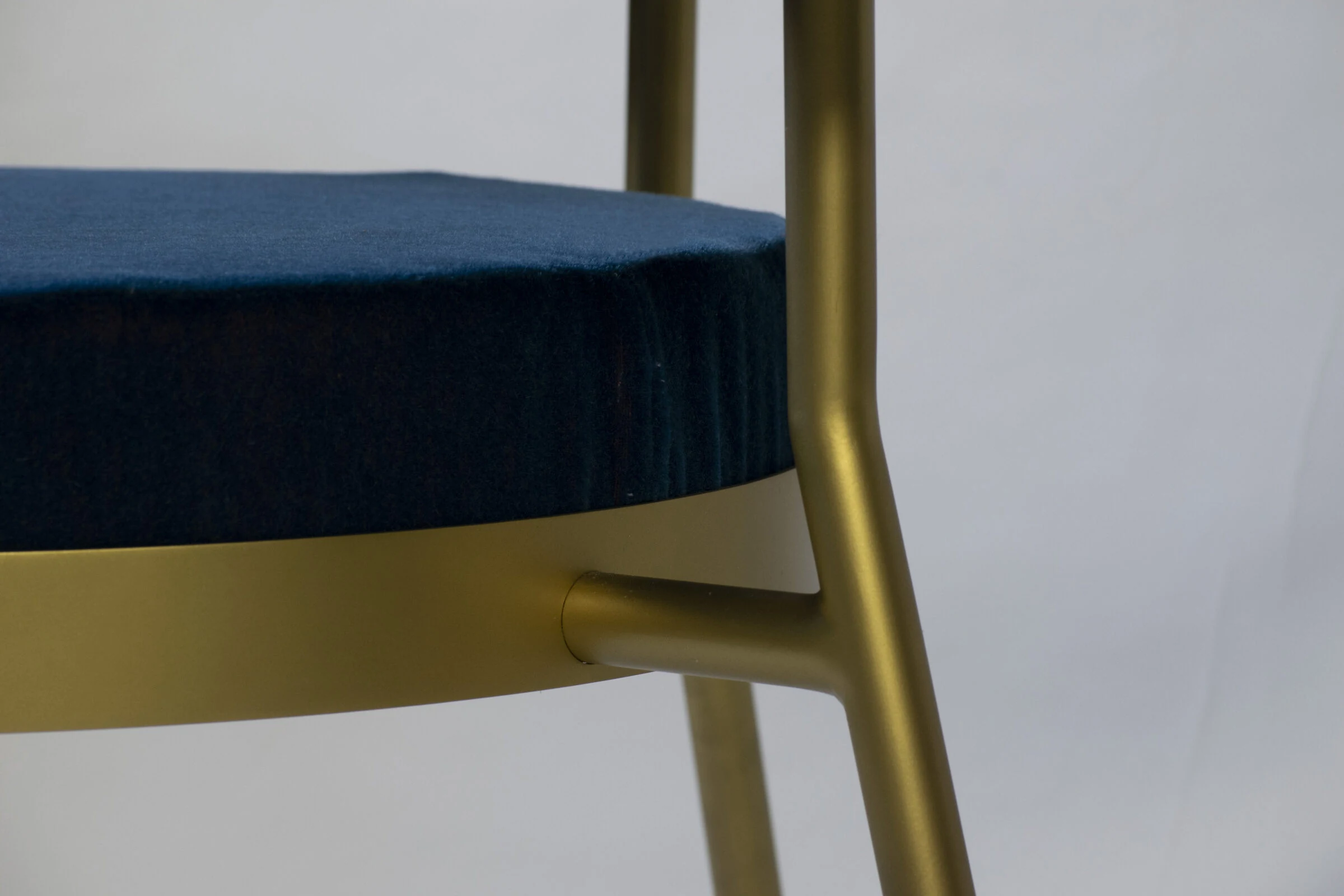 Noba leg and base detail